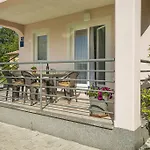 Apartment Orka *